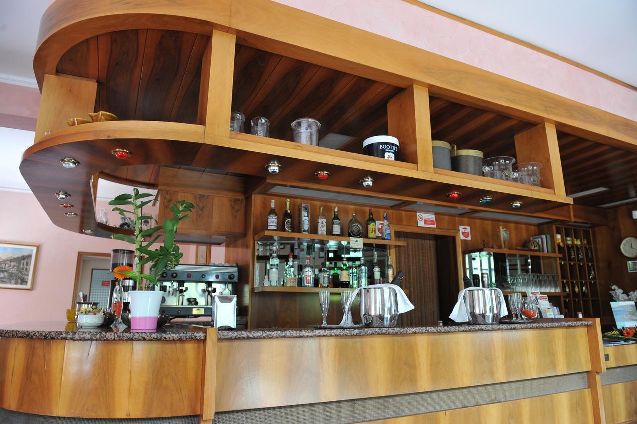 Hotel Bellavista Meuble Монте Изола Екстериор снимка